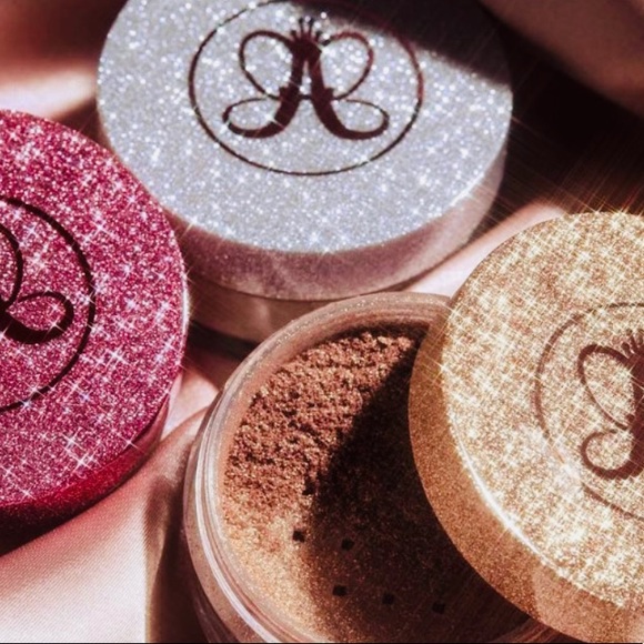 🥳🥳Host Pick🥳🥳🥳Anastasia Beverly Hills VEGAS 
Loose Highlighter - Picture 12 of 16